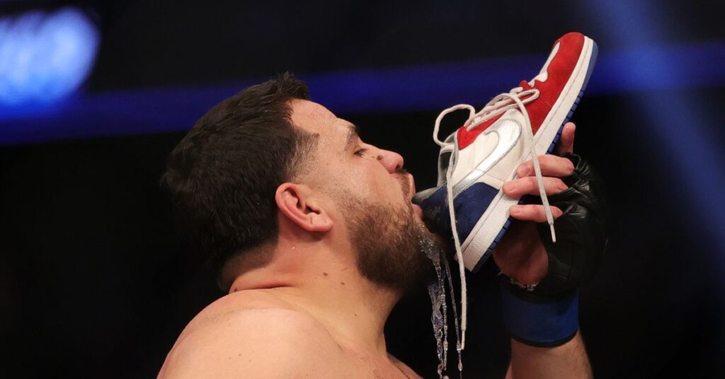 Martial Arts Clique MartialArtsClique UFC 269 video Tai Tuivasa crushes Augusto Sakai with brutal second round knockout UFC 269 video: Tai Tuivasa crushes Augusto Sakai with brutal second-round knockout