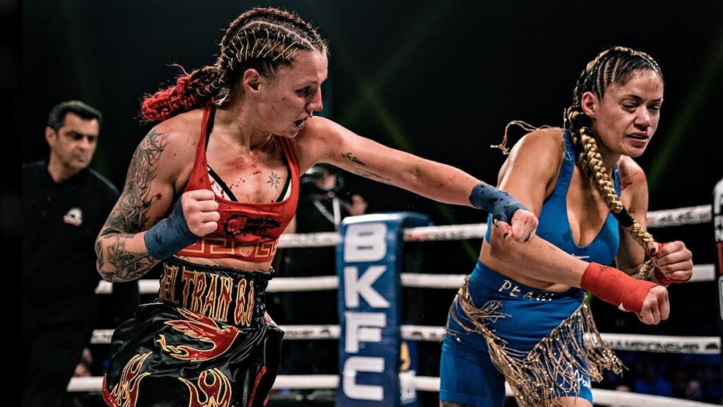 Martial Arts Clique MartialArtsClique Full Fight Video Britain Hart decisions Pearl Gonzalez at BKFC Miami FIGHTMAG Full Fight Video: Britain Hart decisions Pearl Gonzalez at BKFC Miami - FIGHTMAG