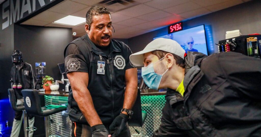 Martial Arts Clique MartialArtsClique Viral self defense trainer Commander Dale Brown to corner Joaquin Buckley at UFC Vegas 48 Viral self-defense trainer Commander Dale Brown to corner Joaquin Buckley at UFC Vegas 48