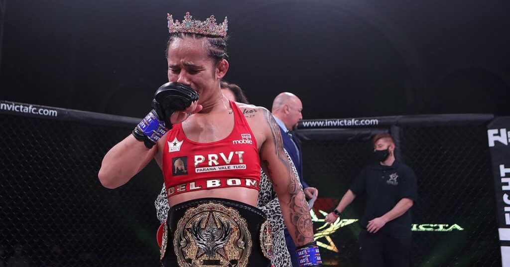 Martial Arts Clique MartialArtsClique Invicta FC atomweight champion Jessica Delboni open to strawweight move for UFC ‘dream Invicta FC atomweight champion Jessica Delboni open to strawweight move for UFC ‘dream’