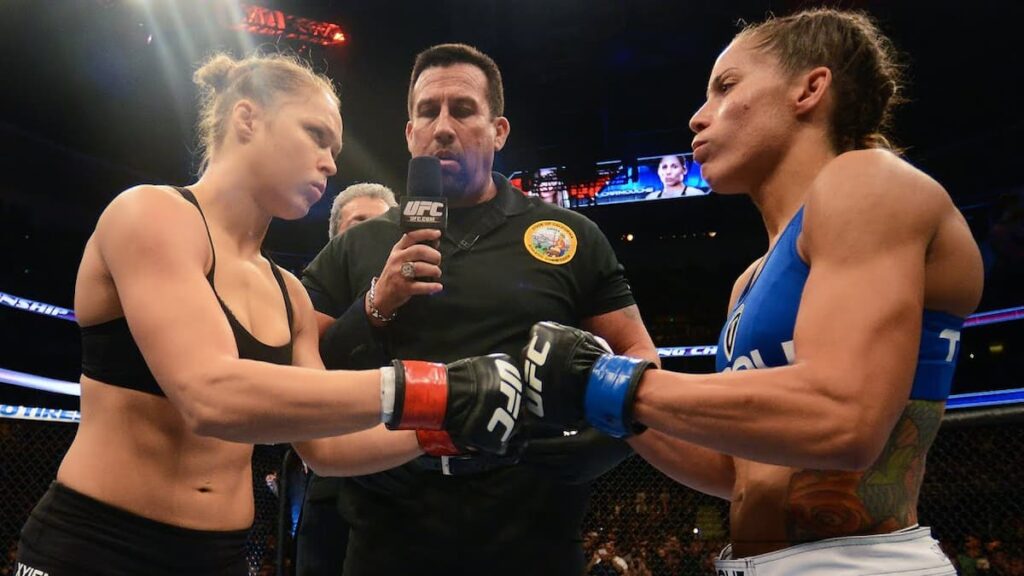 Martial Arts Clique MartialArtsClique Video Ronda Rousey vs Liz Carmouche The first UFC womens fight FIGHTMAG Video: Ronda Rousey vs Liz Carmouche - The first UFC women's fight - FIGHTMAG