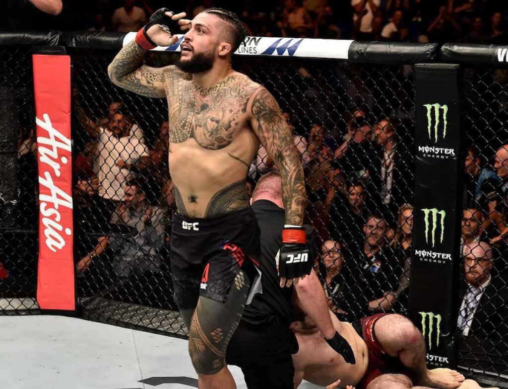 Martial Arts Clique MartialArtsClique Tyson Pedro TKOs Ike Villanueva at UFC Vegas 52 video FIGHTMAG Tyson Pedro TKO's Ike Villanueva at UFC Vegas 52 (video) - FIGHTMAG