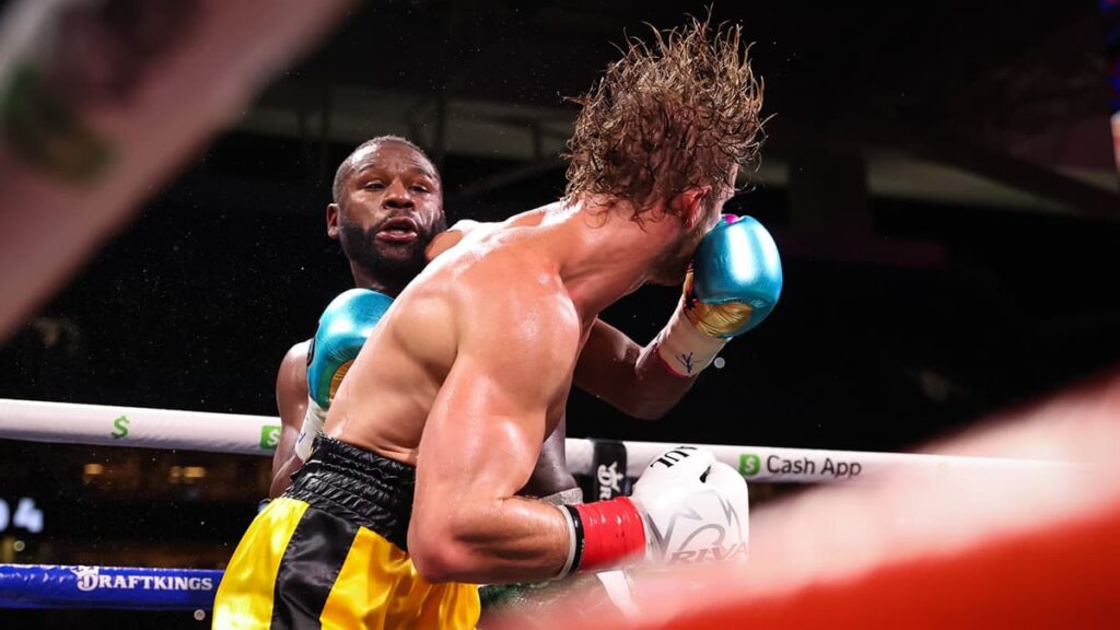 Martial Arts Clique MartialArtsClique Mayweather vs Moore date time how to watch fight card FIGHTMAG Mayweather vs Moore date, time, how to watch, fight card - FIGHTMAG