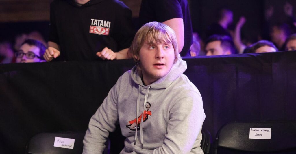 Martial Arts Clique MartialArtsClique Paddy Pimblett responds to ‘cheating little juice head T.J. Dillashaws comments about his weight Paddy Pimblett responds to ‘cheating little juice head’ T.J. Dillashaw’s comments about his weight