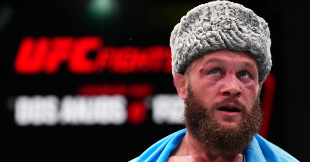 Martial Arts Clique MartialArtsClique Rafael Fiziev to have nose surgery following main event stoppage win over Rafael dos Anjos at UFC Vegas 58 Rafael Fiziev to have nose surgery following main event stoppage win over Rafael dos Anjos at UFC Vegas 58