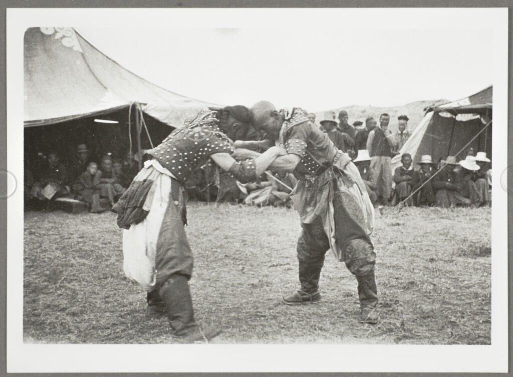 Martial Arts Clique w1 Wrestling pictures from the late Ching Dynasty